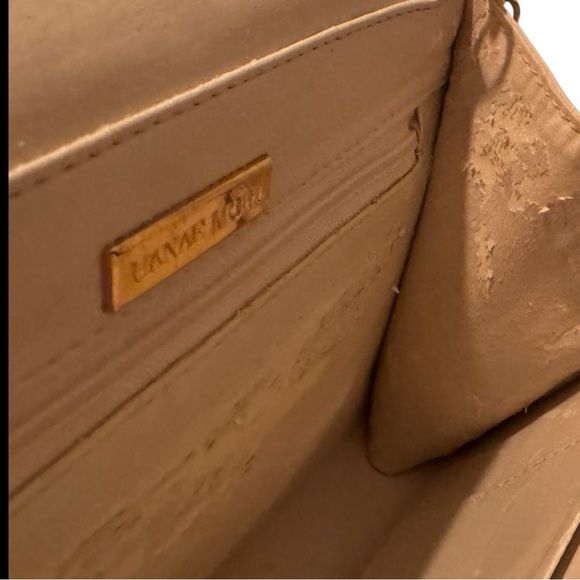 Elegant Tan Crossbody Bag with Chain Strap - Picture 4 of 6